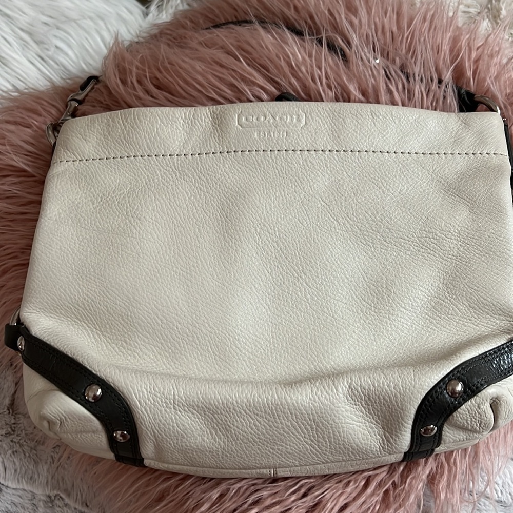 Coach handbag. Medium size. Like new condition.  Ivory with green silk interior. - Picture 2 of 8